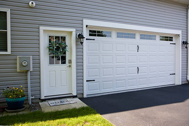 24/7 Emergency Garage Door Panel Replacement experts in Jarrell, TX